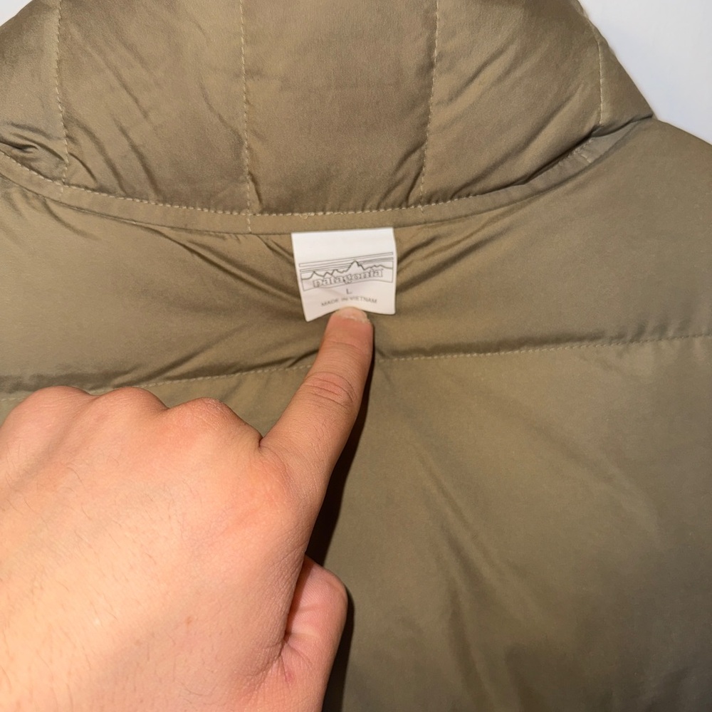 Patagonia Men's Reversible Bivy Down Vest - Picture 11 of 12
